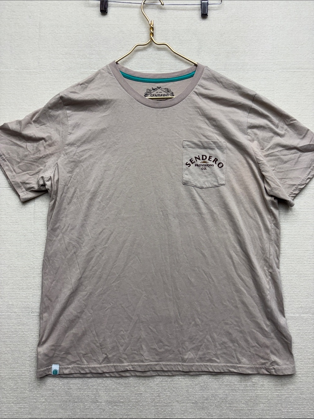 Sendero | XL Men's Short-Sleeve Pocket T-Shirt in Light Taupe